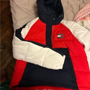 Brand new Tommy Hilfiger women’s puffer pull over jacket